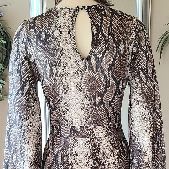 PYTHON BELL SLEEVE JUMPSUIT - Picture 4 of 14